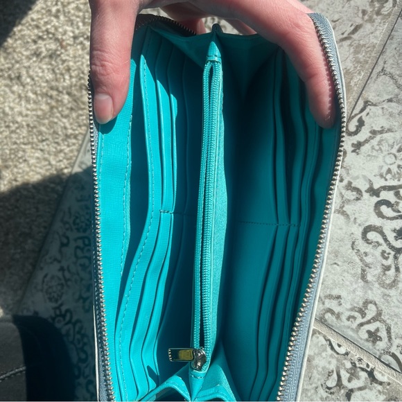 grey authentic Fossil wallet- teal lining - Picture 3 of 5